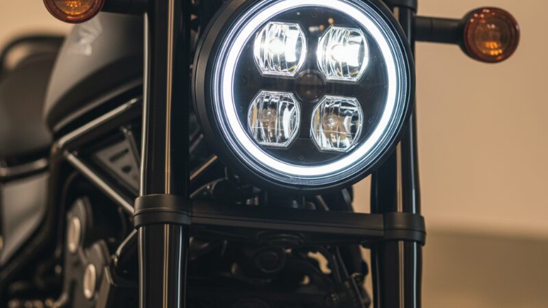 レブル250の現行型4眼LEDヘッドライトのクローズアップ