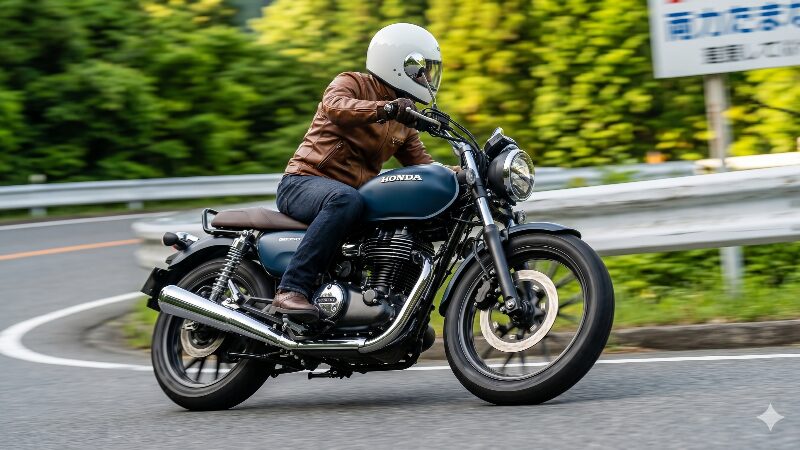 ブリヂストン BT-46タイヤを装着し、日本の峠道を軽快にコーナリングするホンダ GB350