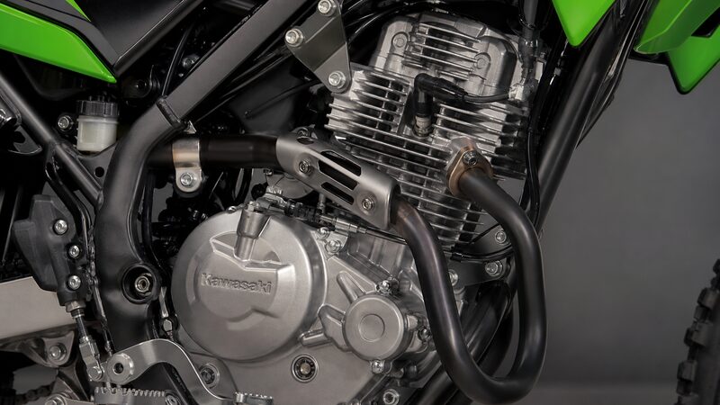 KLX230の232cc空冷単気筒エンジン